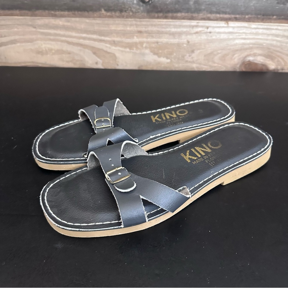 KINO Navy Blue Buckle Slip On Womens Minimalist Sandals Key West Made Size 9